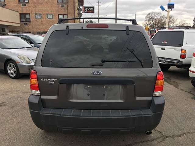 2005 Ford Escape AWD XLT 4dr SUV